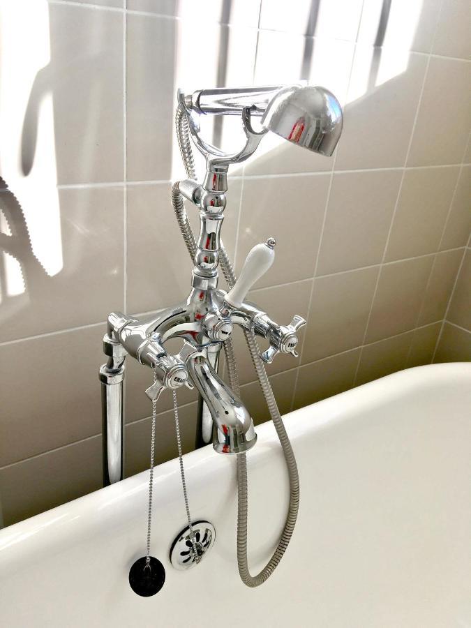Dans une maison, appartement indépendant et jardin Perpignan Extérieur photo